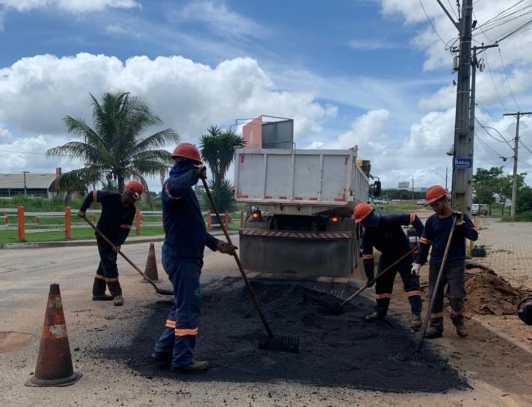 Prefeitura de Eunápolis intensifica “Operação Tapa-Buracos” para recuperar ruas danificadas pelas chuvas 43