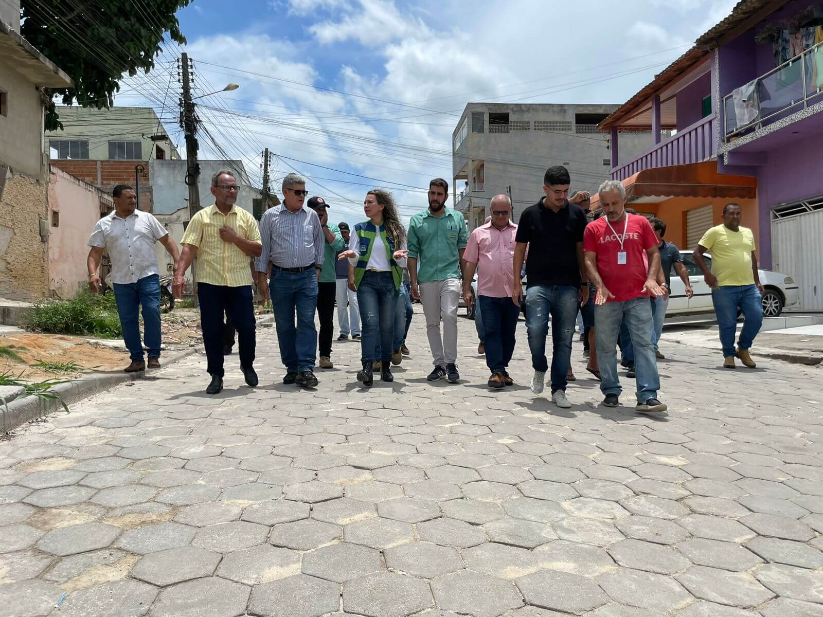 Prefeita Cordélia Torres vistoria obras e visita áreas afetadas pela chuva em Eunápolis 8