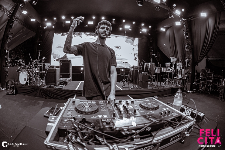 DSC_0090 Menos É Mais leva público ao delírio na última noite do Felicitá Porto Seguro 2023 28