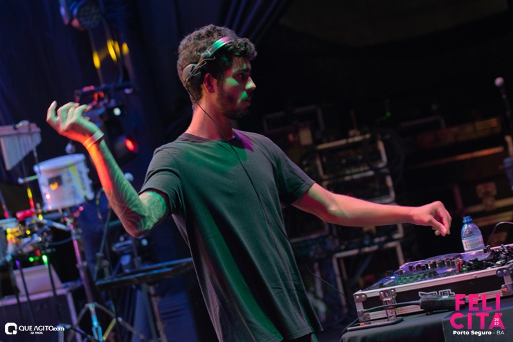 DSC_0096 Menos É Mais leva público ao delírio na última noite do Felicitá Porto Seguro 2023 29