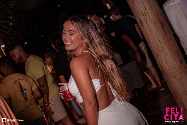DSC_0155 Menos É Mais leva público ao delírio na última noite do Felicitá Porto Seguro 2023 47