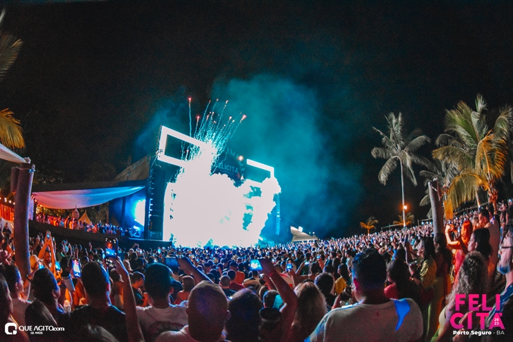 DSC_0177 Menos É Mais leva público ao delírio na última noite do Felicitá Porto Seguro 2023 58