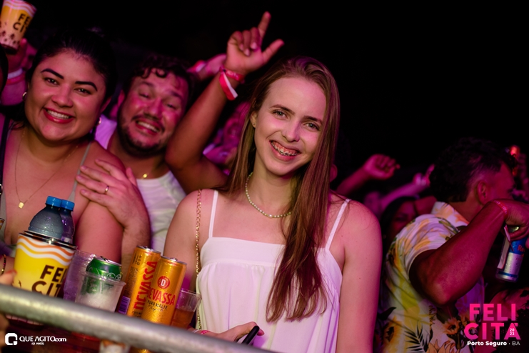 DSC_0240 Menos É Mais leva público ao delírio na última noite do Felicitá Porto Seguro 2023 86