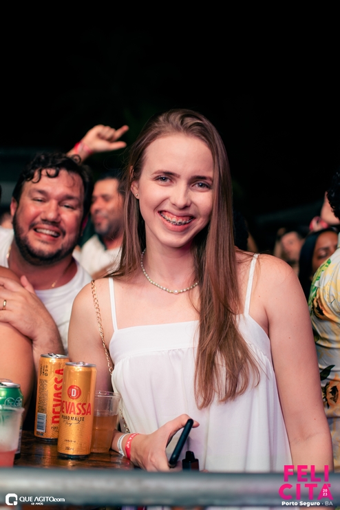 DSC_0241 Menos É Mais leva público ao delírio na última noite do Felicitá Porto Seguro 2023 241