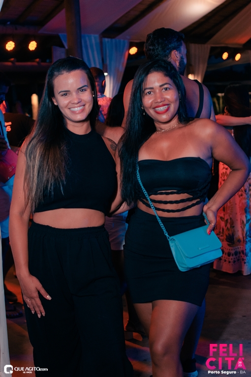 DSC_0282 Menos É Mais leva público ao delírio na última noite do Felicitá Porto Seguro 2023 251