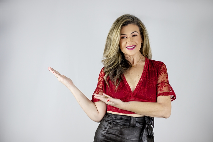 Brécia Gusmão - A Jornalista Mineira que Chegou com tudo na Bahia. 5