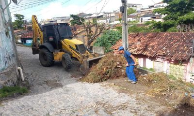 Prefeitura de Eunápolis realiza intensa ação de limpeza urbana após chuvas 28