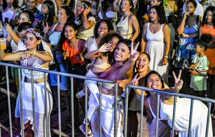 MILHARES DE PESSOAS CELEBRAM ANO NOVO NA PASSARELA DA CULTURA 25