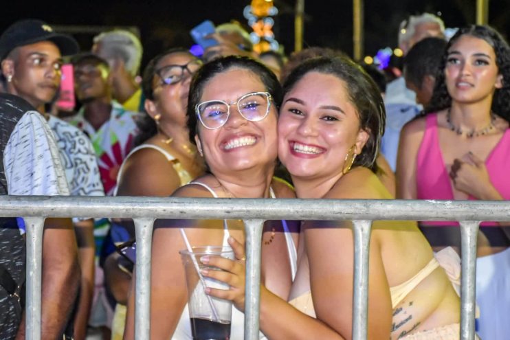 MILHARES DE PESSOAS CELEBRAM ANO NOVO NA PASSARELA DA CULTURA 11