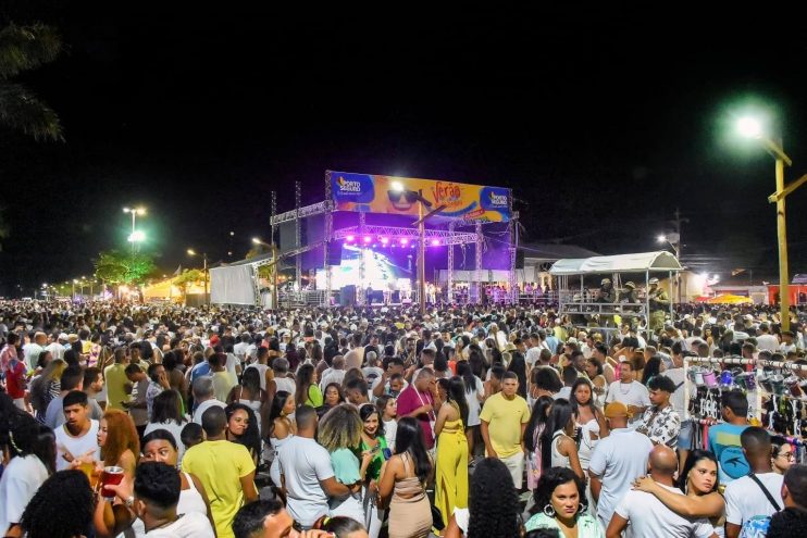 MILHARES DE PESSOAS CELEBRAM ANO NOVO NA PASSARELA DA CULTURA 19