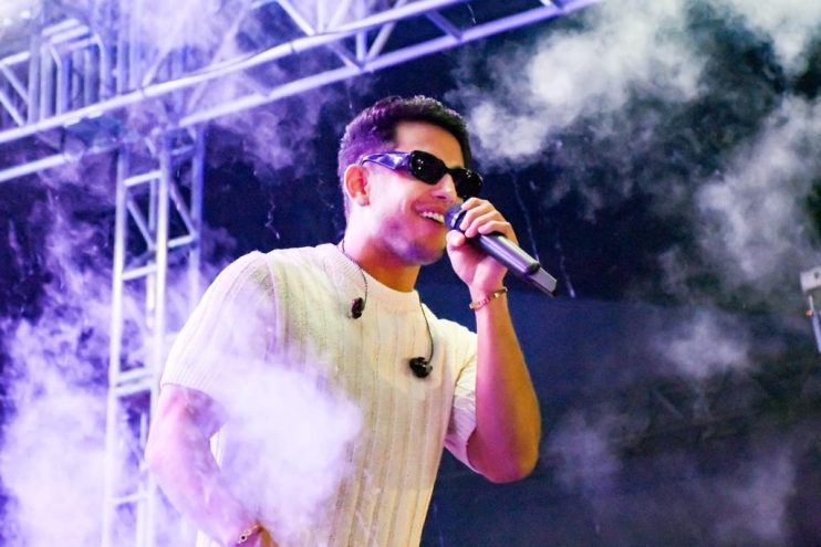 CAMPANHA DE VERÃO COMEÇA COM DURVAL LELYS E KEVI JONNY 16