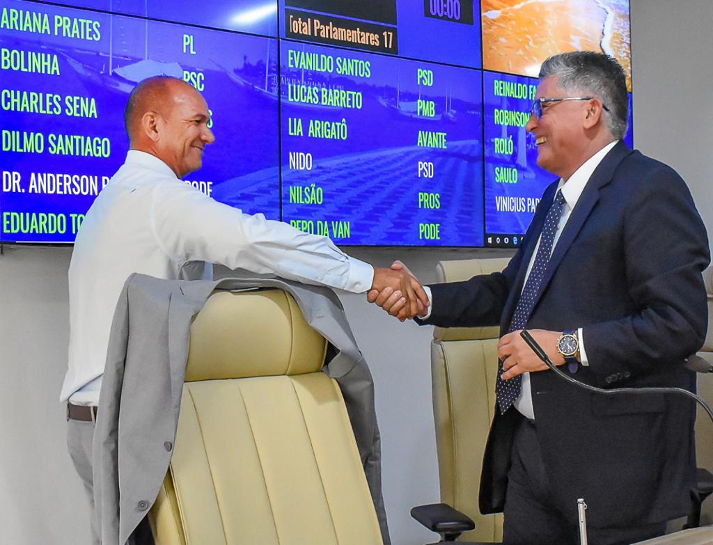 JÂNIO NATAL PARTICIPA DE POSSE DA NOVA MESA DIRETORA DA CÂMARA 8