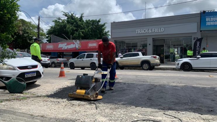 Prefeitura de Eunápolis intensifica "Operação Tapa-buracos" para recuperar malha viária após chuvas 10