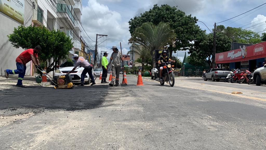 Prefeitura de Eunápolis intensifica "Operação Tapa-buracos" para recuperar malha viária após chuvas 6