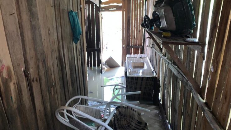 Falta de manutenção do DNIT resulta em alagamento de casas em Eunápolis 13