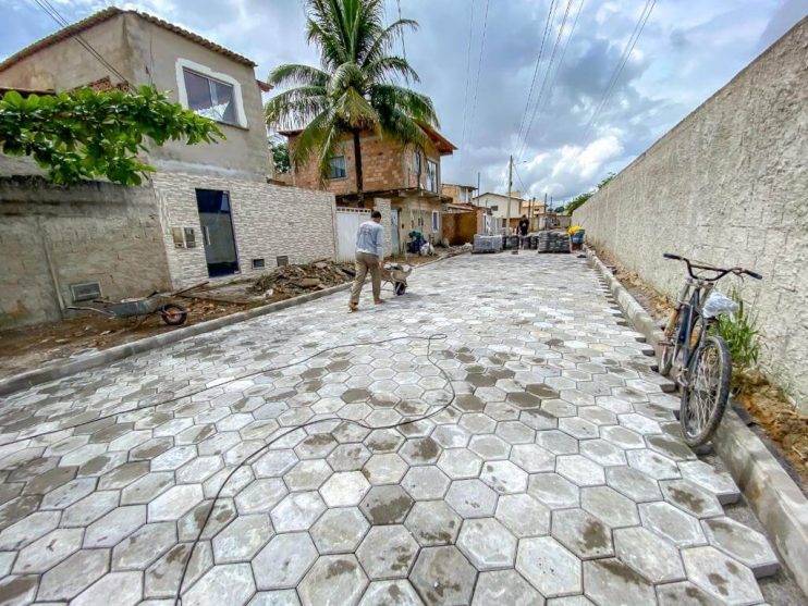 Prefeitura pavimenta Rua Marta Kruger 13