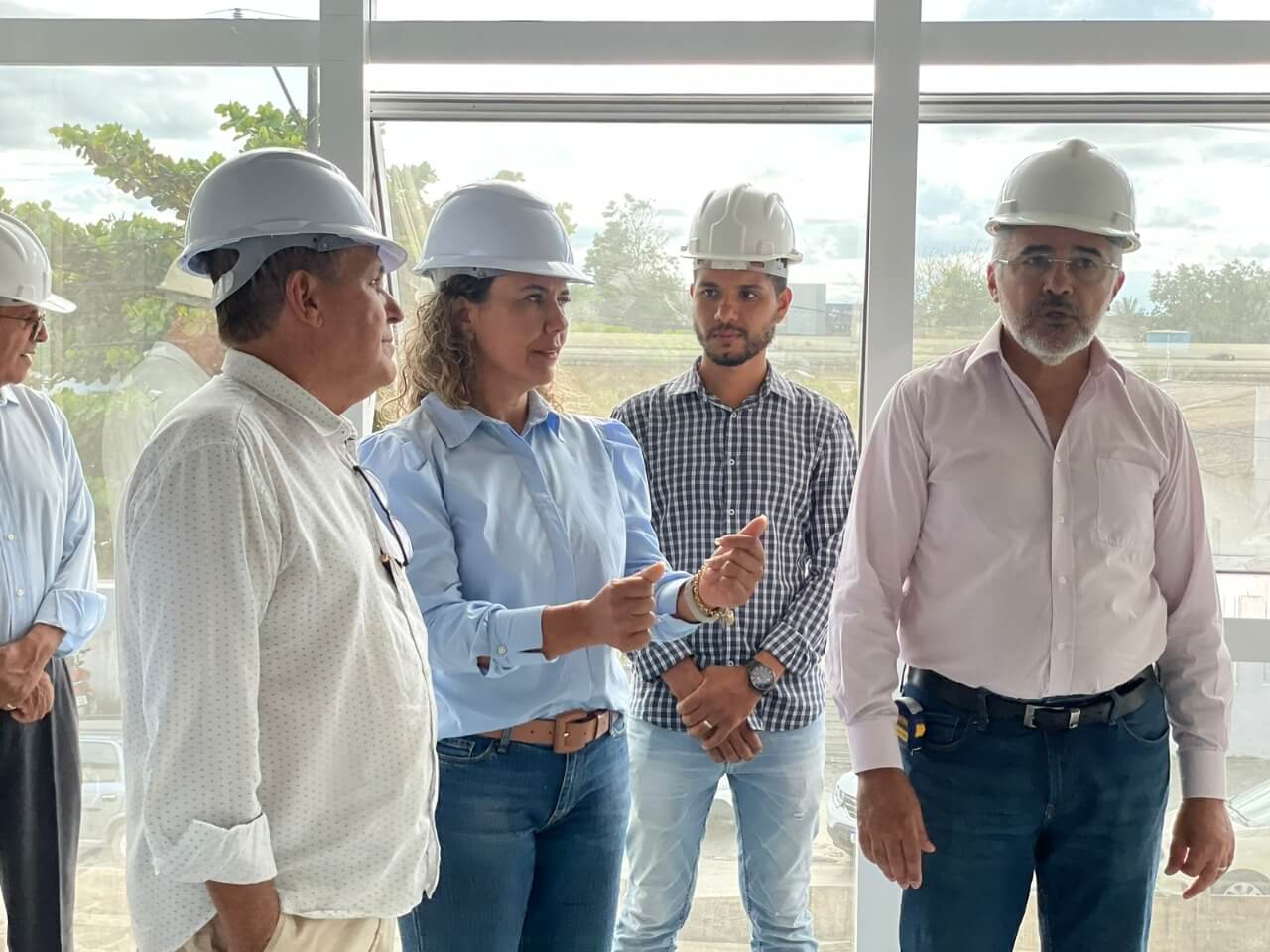 Prefeita e Paulo Dapé visitam obra grandiosa da Igreja Adventista do Sétimo Dia em Eunápolis 30