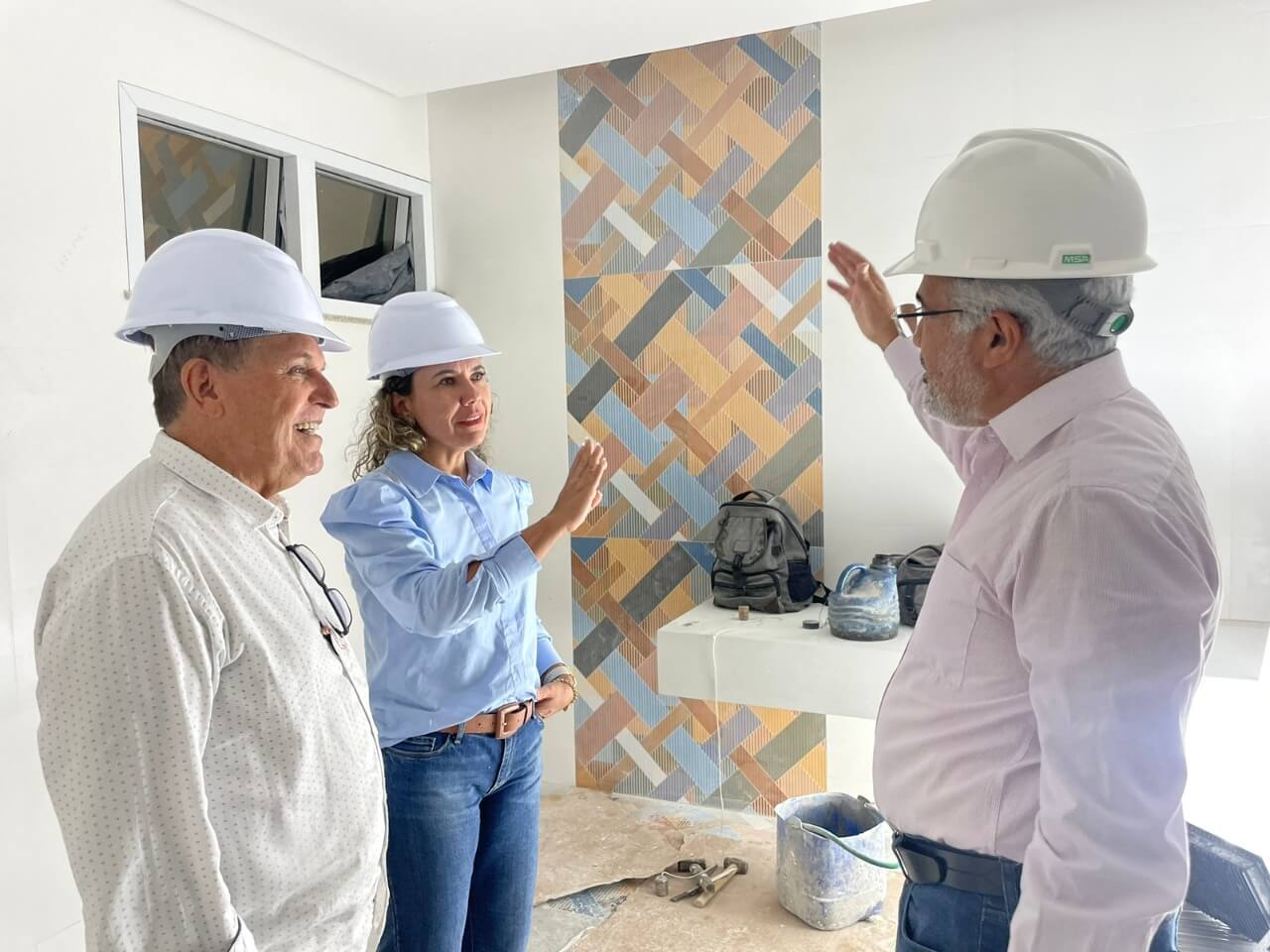 Prefeita e Paulo Dapé visitam obra grandiosa da Igreja Adventista do Sétimo Dia em Eunápolis 7