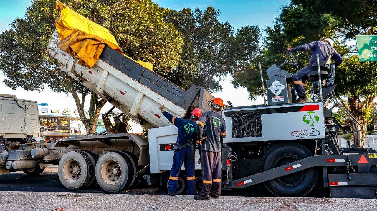 Obras do Trevo do Cabral recebem camada asfáltica 15