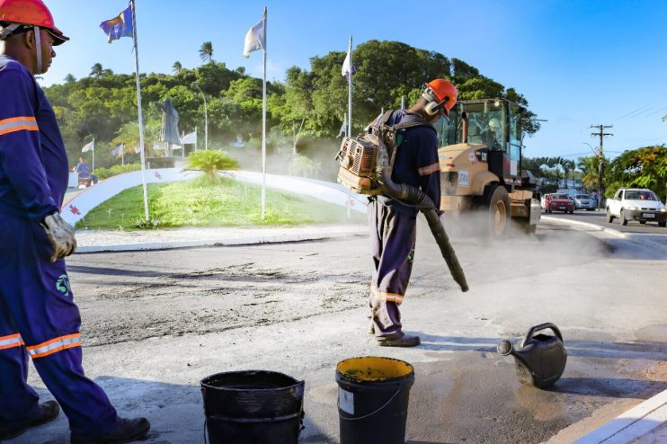 Obras do Trevo do Cabral recebem camada asfáltica 11