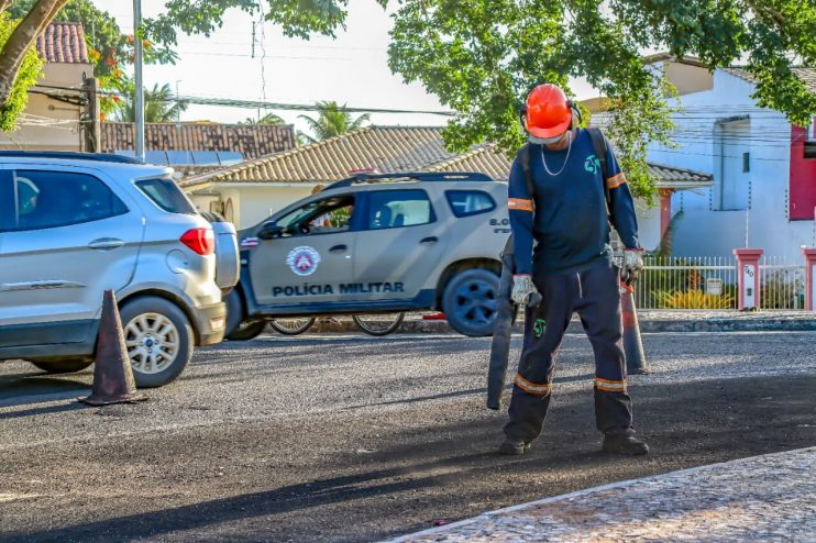 Obras do Trevo do Cabral recebem camada asfáltica 10