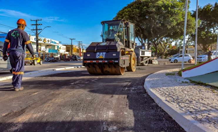Obras do Trevo do Cabral recebem camada asfáltica 26
