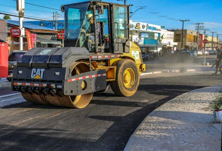 Obras do Trevo do Cabral recebem camada asfáltica 17