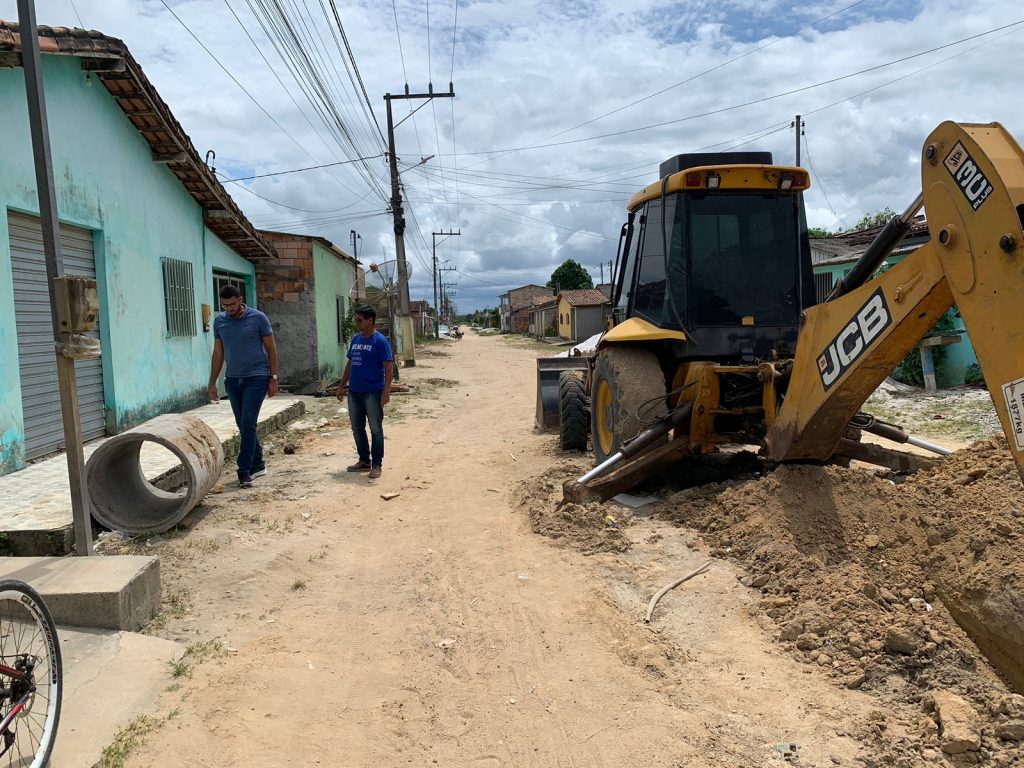 Prefeito Bebeto Gama continua com visitas surpresas nas obras em andamento no município 25