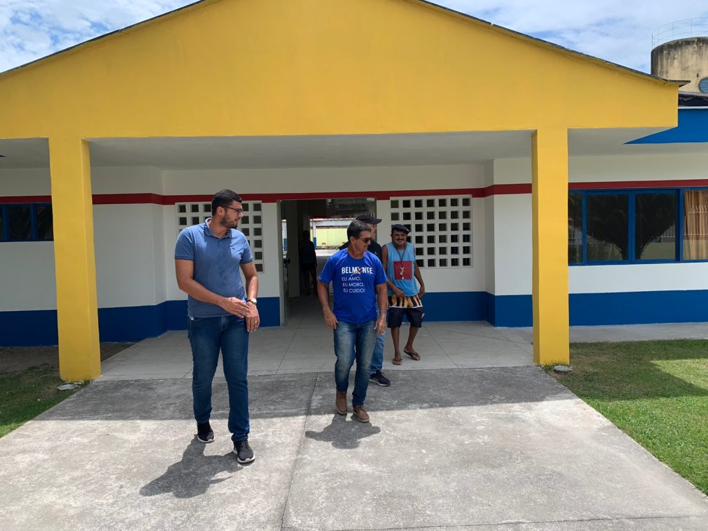 Prefeito Bebeto Gama continua com visitas surpresas nas obras em andamento no município 41