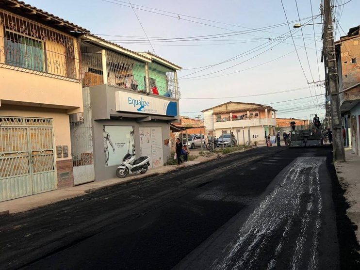 Rua 27 de Maio, no Baianão, recebe novo asfalto 7