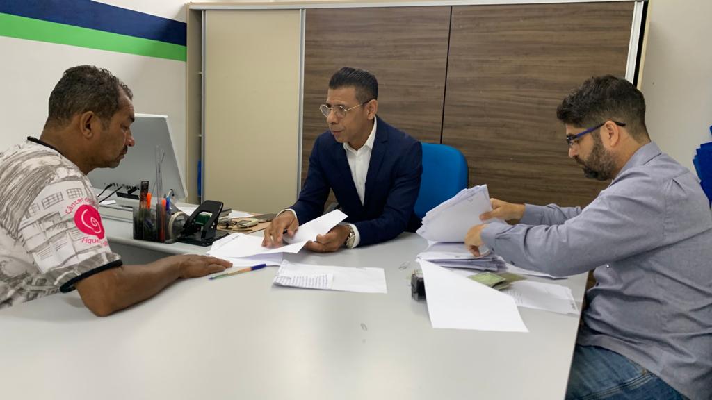 Funcionários da empresa de transporte escolar agradecem prefeita por receberem salários atrasados 10