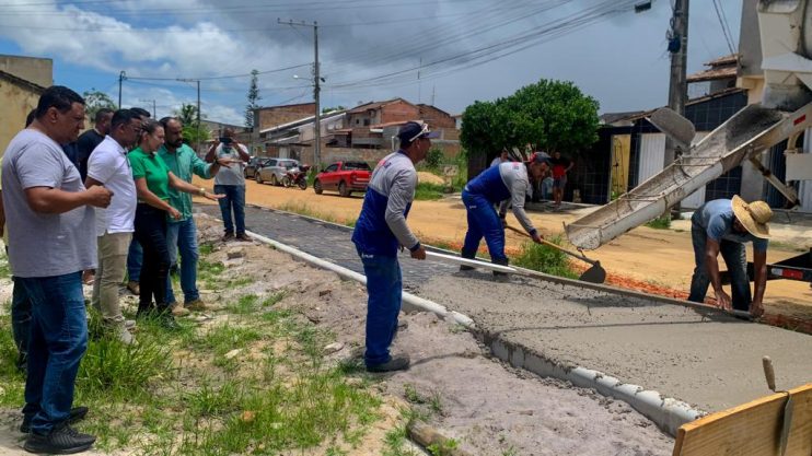 Prefeita Cordélia Torres vistoria início das obras da praça do bairro Alto da Boa Vista 16