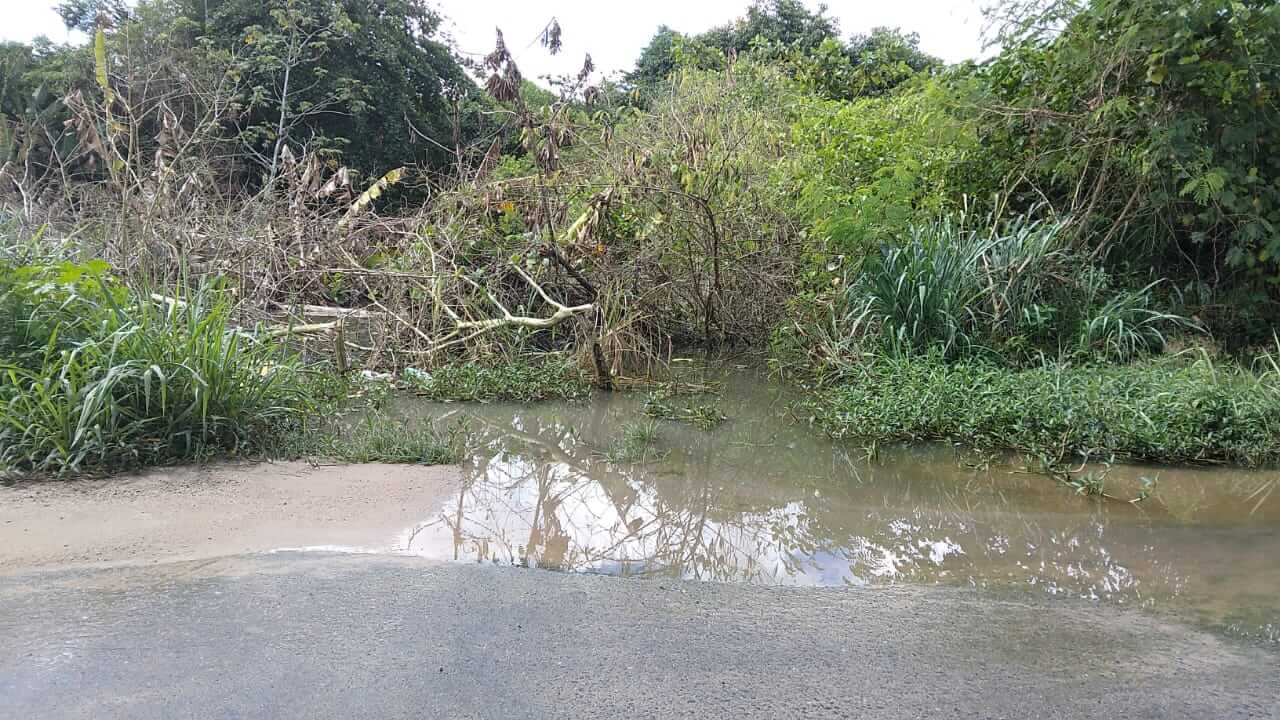 Prefeitura de Eunápolis desobstrui outra represa no bairro Rosa Neto para evitar alagamentos 17