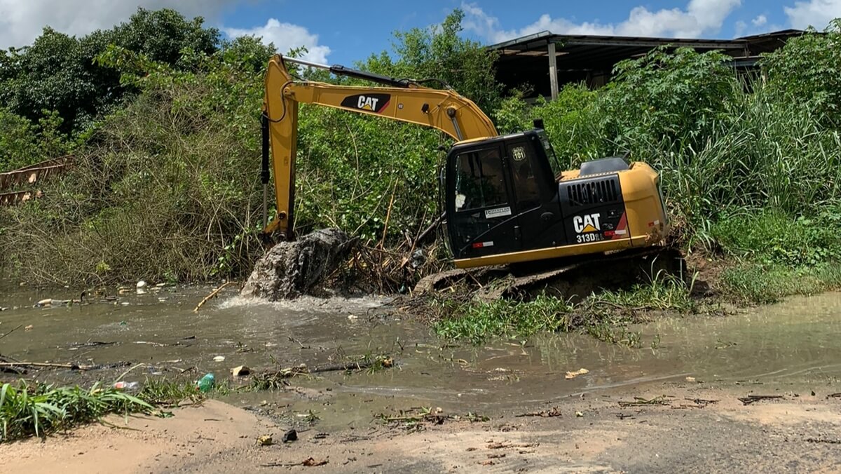 Prefeitura de Eunápolis desobstrui outra represa no bairro Rosa Neto para evitar alagamentos 19