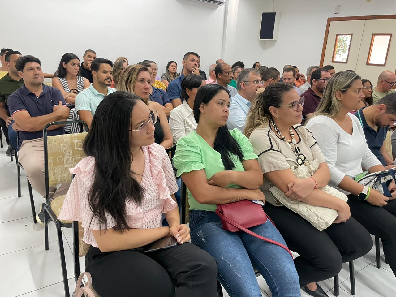 Prefeitura de Eunápolis capacita servidores sobre a implantação do SIFIAC - novo sistema de gerenciamento de dados 7