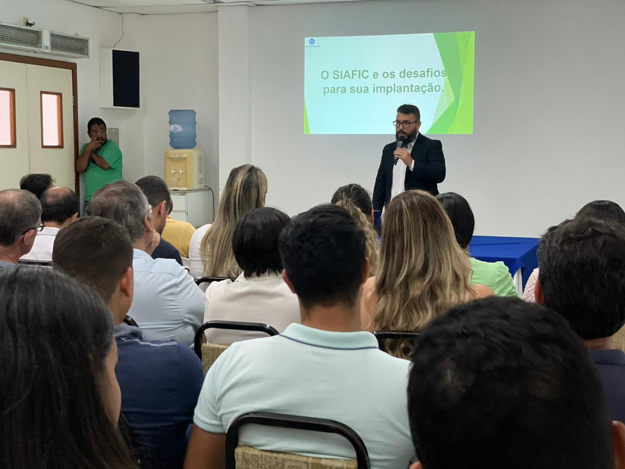 Prefeitura de Eunápolis capacita servidores sobre a implantação do SIFIAC - novo sistema de gerenciamento de dados 8