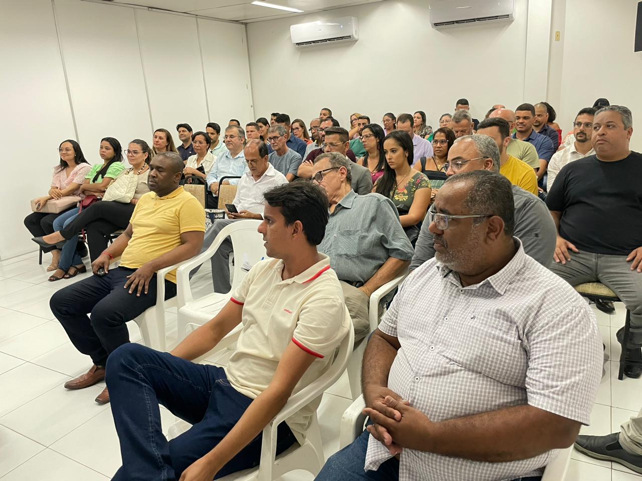 Prefeitura de Eunápolis capacita servidores sobre a implantação do SIFIAC - novo sistema de gerenciamento de dados 9