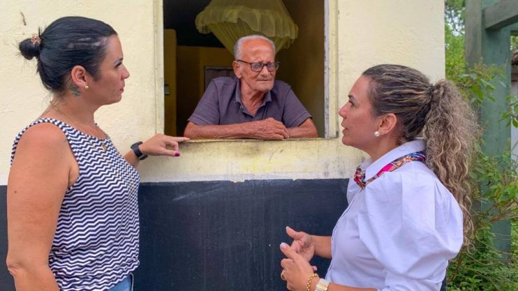vistoria1 Prefeita Cordélia Torres vistoria obras do Recanto dos Idosos e da Rua Canta Galo 15