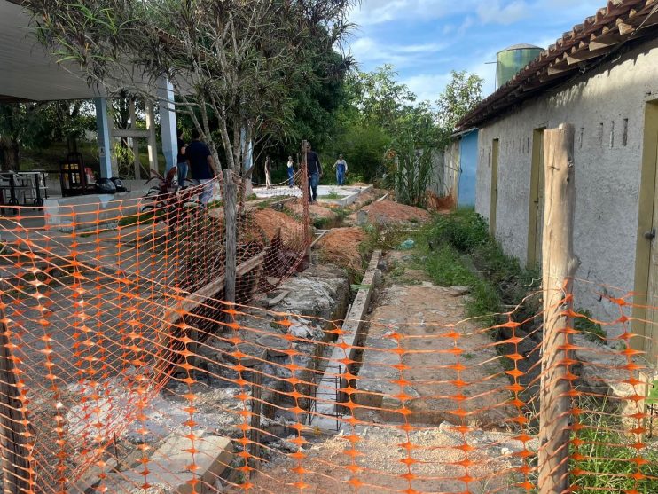 vistoria10 Prefeita Cordélia Torres vistoria obras do Recanto dos Idosos e da Rua Canta Galo 17