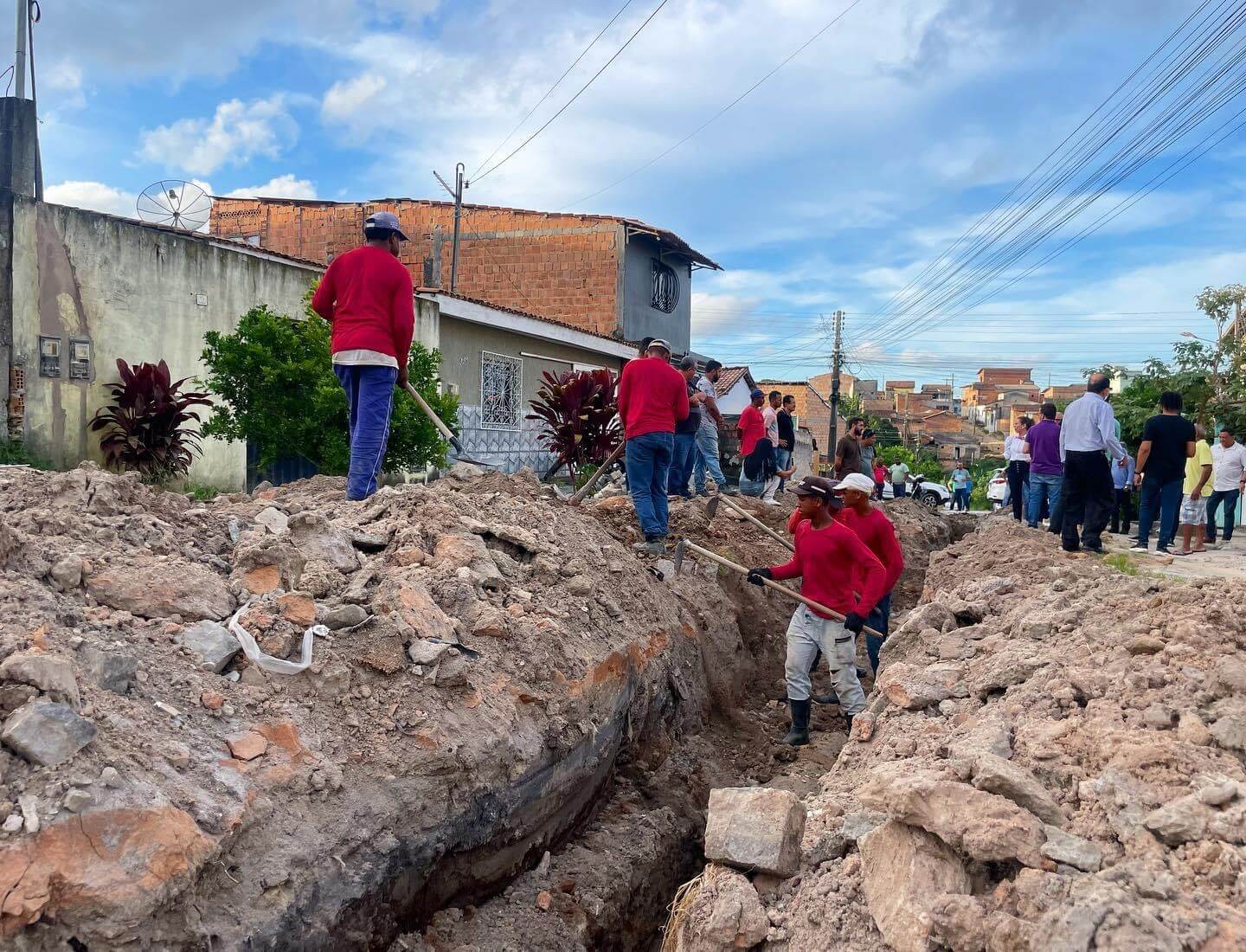 Prefeita Cordélia Torres vistoria obras do Recanto dos Idosos e da Rua Canta Galo 6