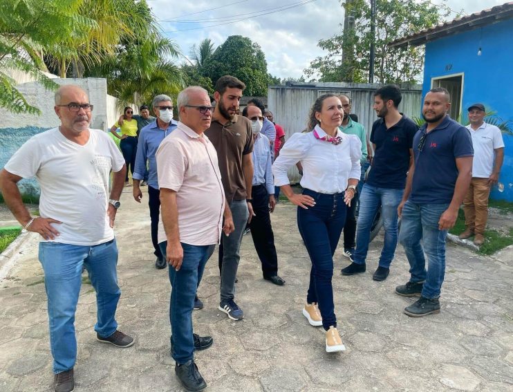 vistoria9 Prefeita Cordélia Torres vistoria obras do Recanto dos Idosos e da Rua Canta Galo 14