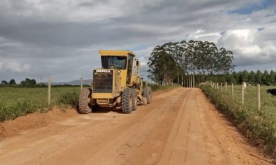 Prefeitura de Eunápolis recupera estradas da zona rural após chuvas 22