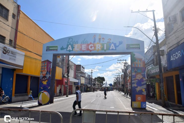 "Rua da Alegria" atrai centenas de famílias para diversão na Avenida Porto Seguro 11