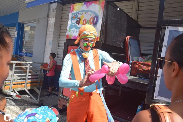 "Rua da Alegria" atrai centenas de famílias para diversão na Avenida Porto Seguro 23