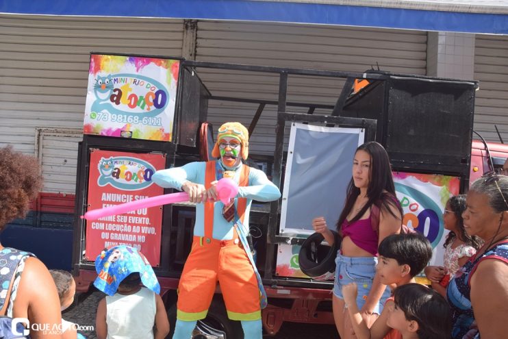"Rua da Alegria" atrai centenas de famílias para diversão na Avenida Porto Seguro 25
