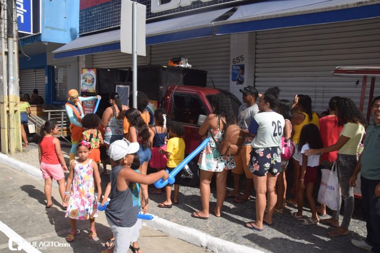 "Rua da Alegria" atrai centenas de famílias para diversão na Avenida Porto Seguro 36