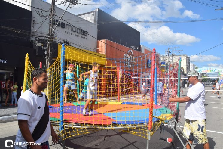 "Rua da Alegria" atrai centenas de famílias para diversão na Avenida Porto Seguro 37