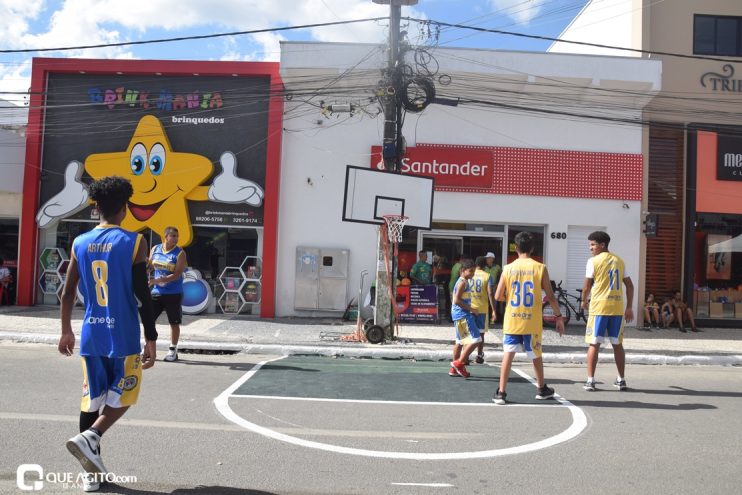 "Rua da Alegria" atrai centenas de famílias para diversão na Avenida Porto Seguro 47