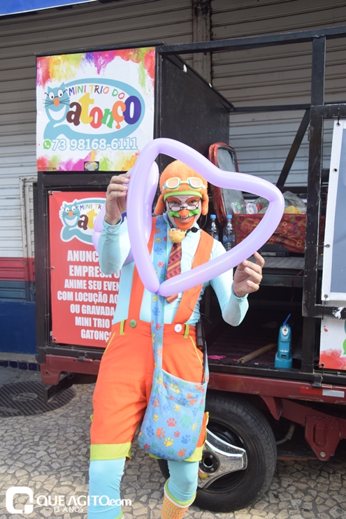 "Rua da Alegria" atrai centenas de famílias para diversão na Avenida Porto Seguro 84