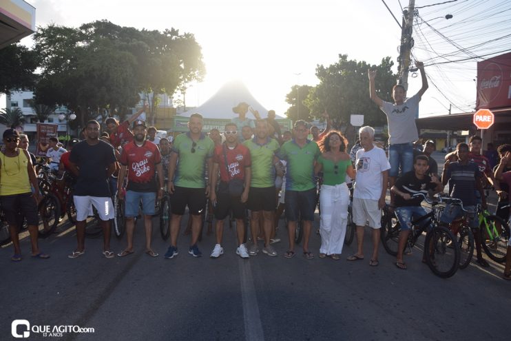 "Rua da Alegria" atrai centenas de famílias para diversão na Avenida Porto Seguro 95